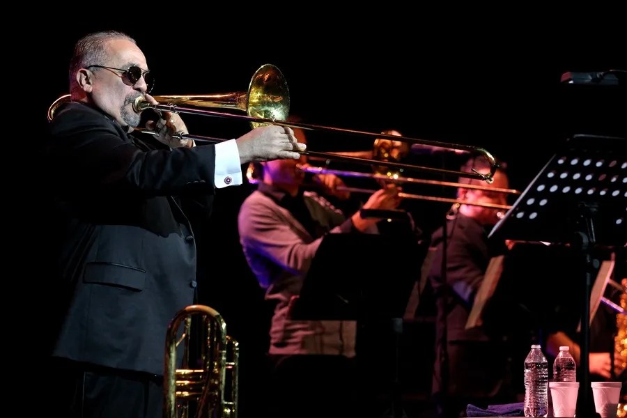 Muere Willie Colón, emblemático músico e intérprete de íconos de la salsa como 'Idilio'