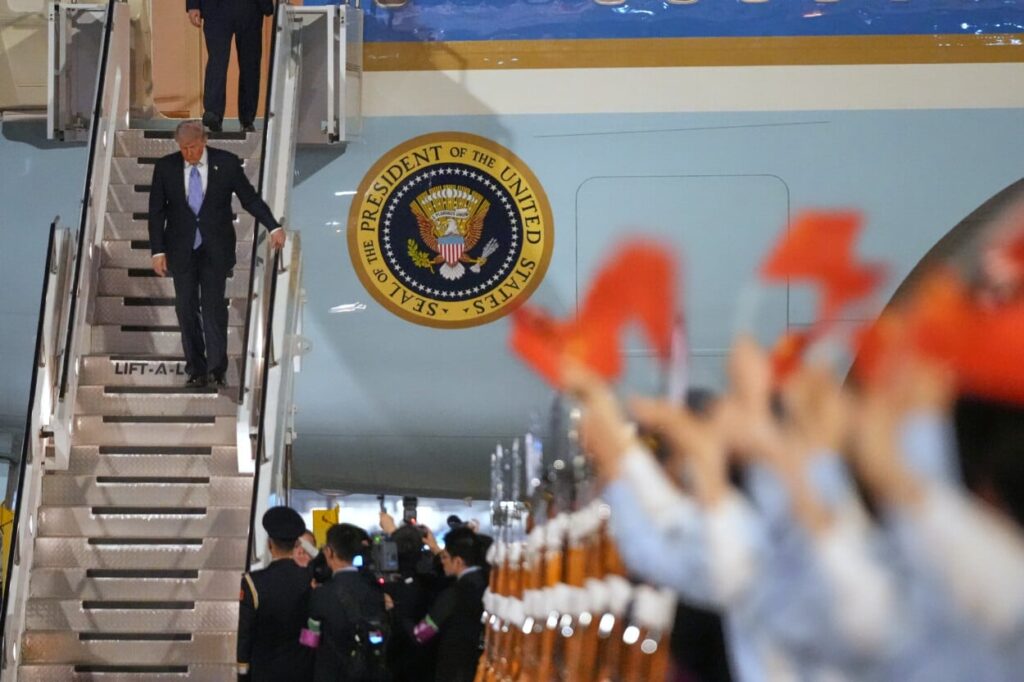 Según un resumen publicado en X por la portavoz del Ministerio de Relaciones Exteriores chino, Mao Ning, Xi le dijo a Trump que “la cuestión de Taiwán es el tema más importante en las relaciones entre China y Estados Unidos”.
