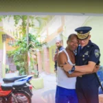 Director PN visita antiguo compañero: «nunca dejamos de ser policías, aunque estemos en retiro»