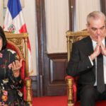 Abinader llama a transformar la fe en acción durante jornada de oración por el país